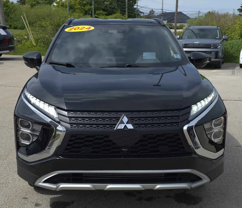 2024 Mitsubishi Eclipse Cross - Image 2 of 17