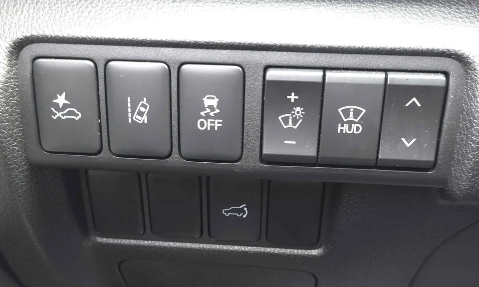 2024 Mitsubishi Eclipse Cross - Image 11 of 17