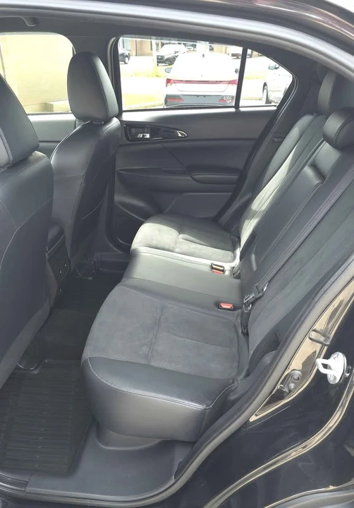 2024 Mitsubishi Eclipse Cross - Image 10 of 17