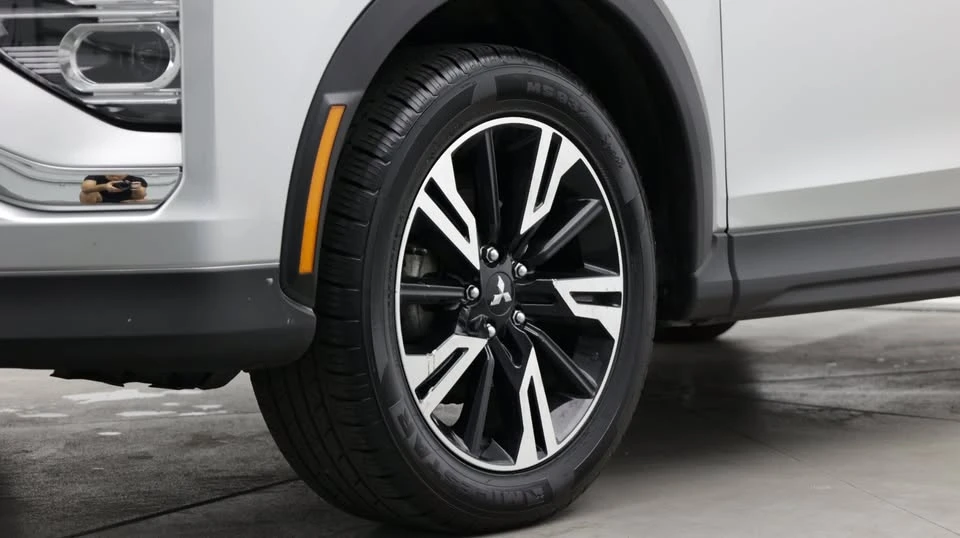 2024 Mitsubishi Eclipse Cross - Image 9 of 20