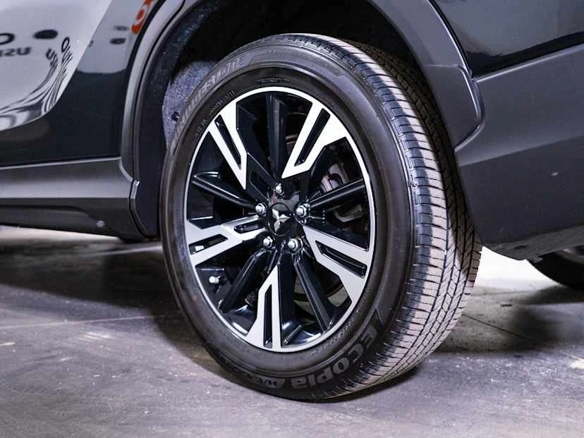 2024 Mitsubishi Eclipse Cross - Image 10 of 20