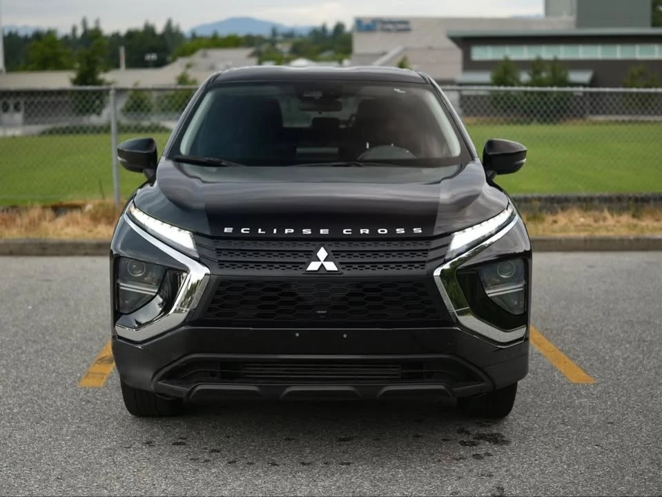 2024 Mitsubishi Eclipse Cross - Image 2 of 16