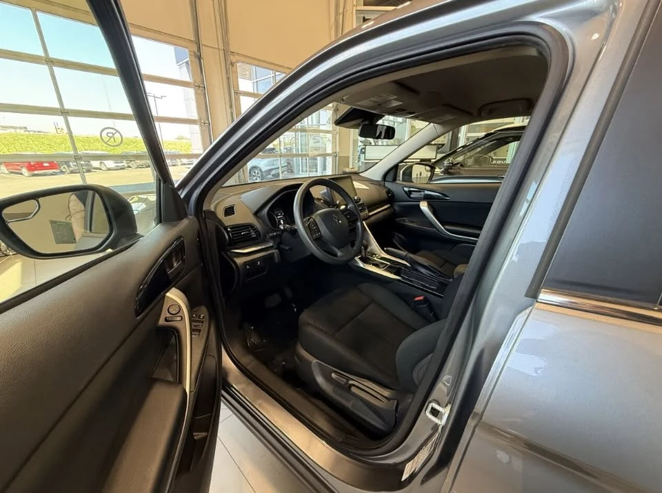 2024 Mitsubishi Eclipse Cross - Image 9 of 17
