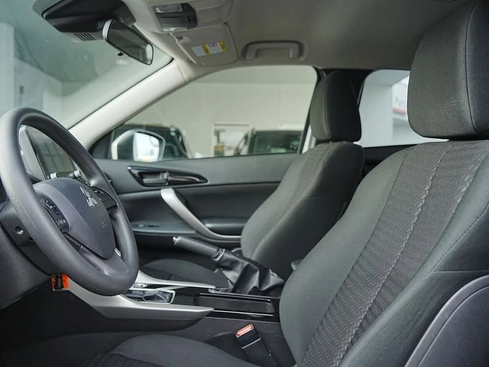 2024 Mitsubishi Eclipse Cross - Image 3 of 4