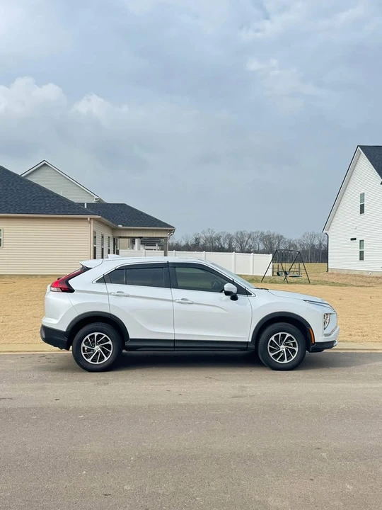 2024 Mitsubishi Eclipse Cross - Image 2 of 16