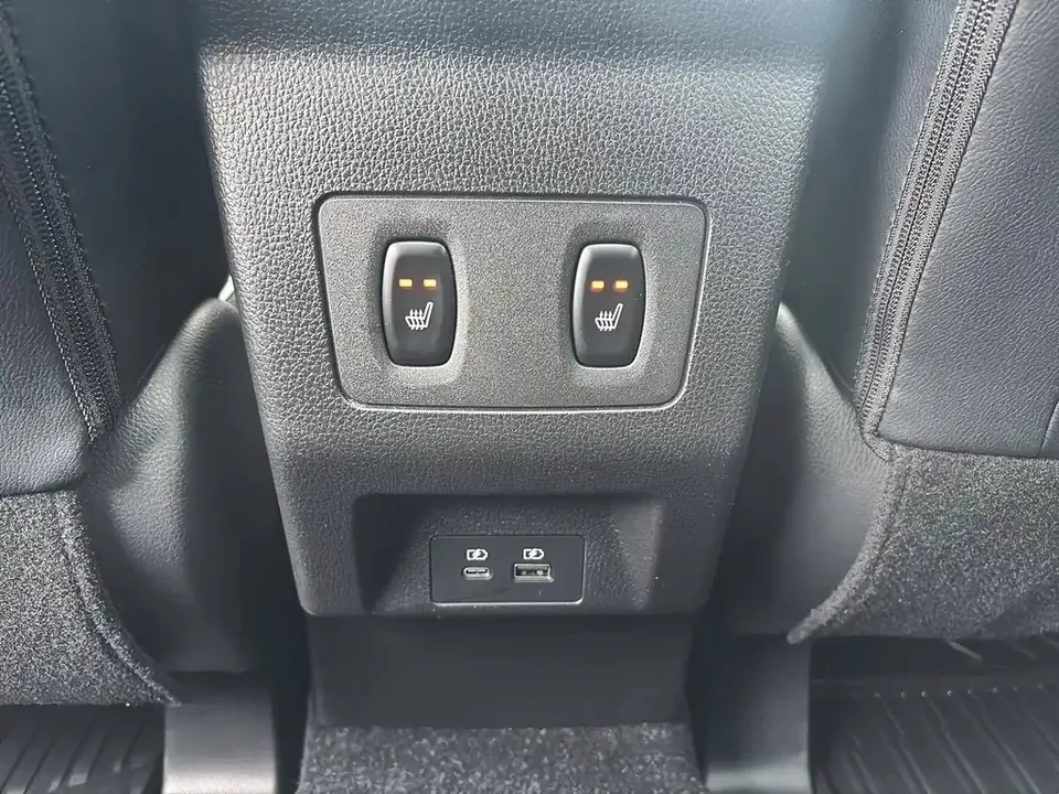 2024 Mitsubishi Eclipse Cross - Image 10 of 16
