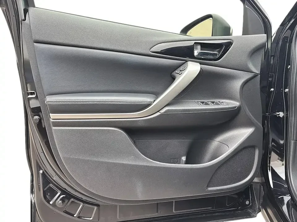 2024 Mitsubishi Eclipse Cross - Image 12 of 16