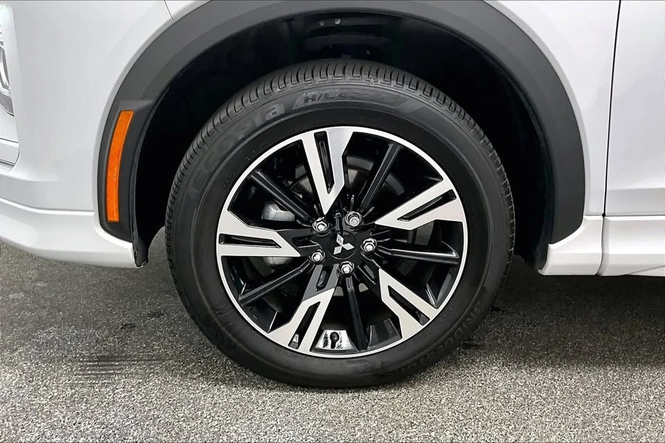 2024 Mitsubishi Eclipse Cross - Image 15 of 20