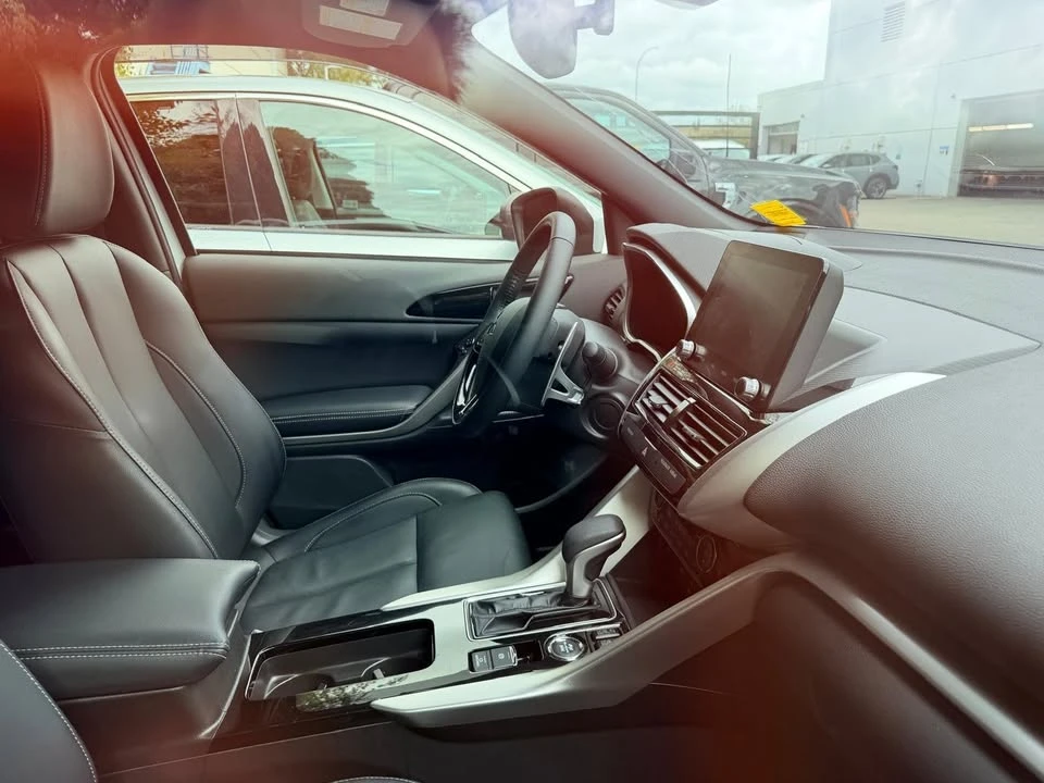 2024 Mitsubishi Eclipse Cross - Image 4 of 5