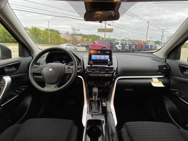 2024 Mitsubishi Eclipse Cross - Image 8 of 15