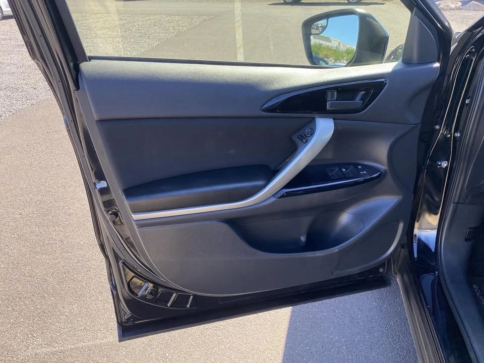 2024 Mitsubishi Eclipse Cross - Image 9 of 15