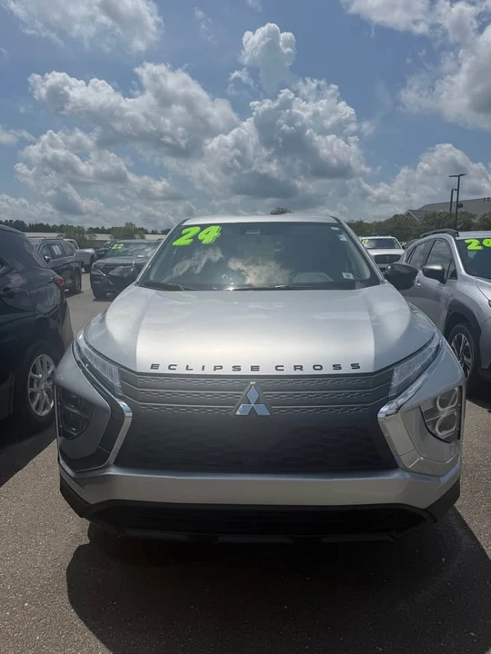 2024 Mitsubishi Eclipse Cross - Image 2 of 13