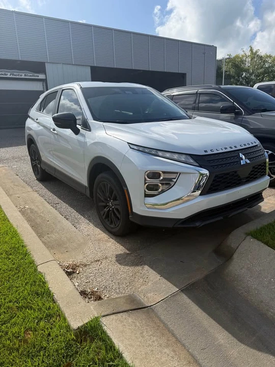 2024 Mitsubishi Eclipse Cross - Image 2 of 8