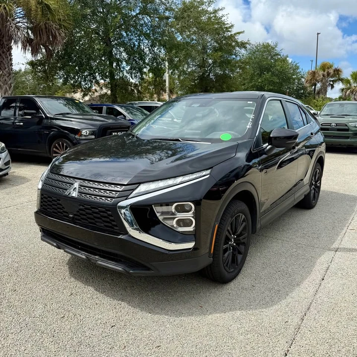 2024 Mitsubishi Eclipse Cross - Image 2 of 11