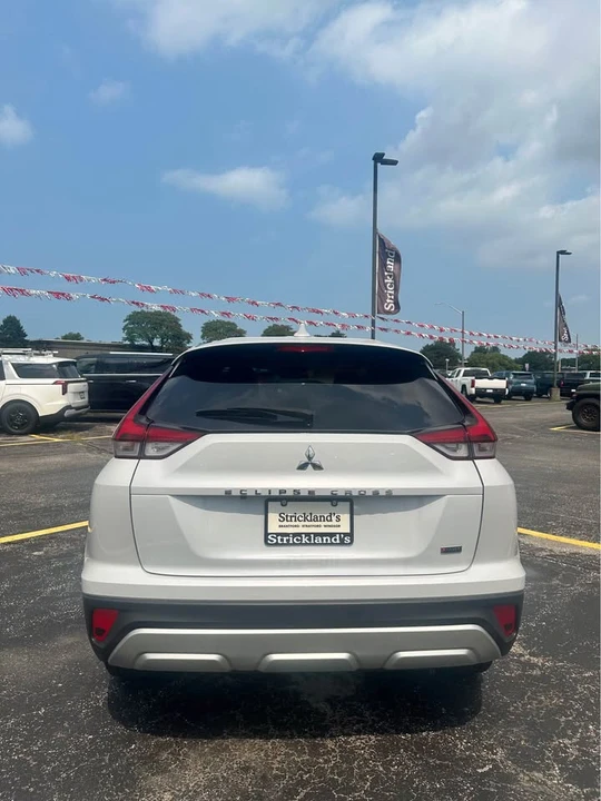 2024 Mitsubishi Eclipse Cross - Image 4 of 10