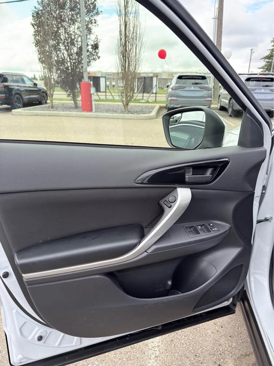 2024 Mitsubishi Eclipse Cross - Image 4 of 14