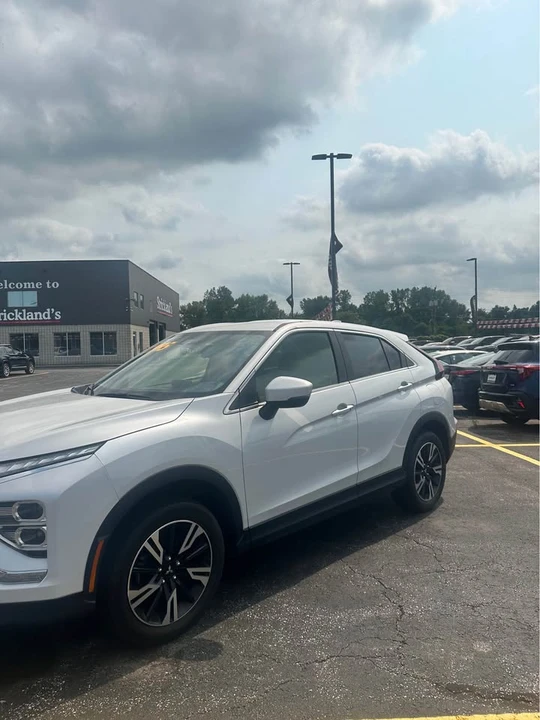 2024 Mitsubishi Eclipse Cross - Image 2 of 10