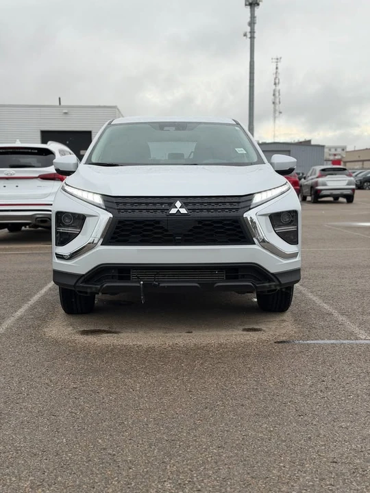 2024 Mitsubishi Eclipse Cross - Image 2 of 18