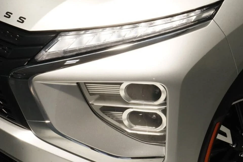 2024 Mitsubishi Eclipse Cross - Image 2 of 20