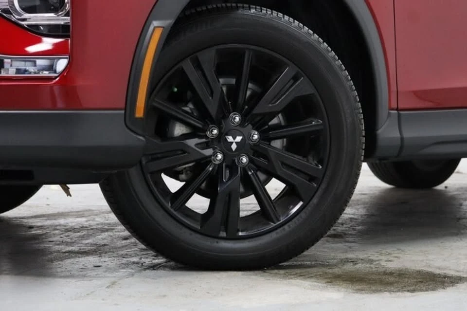 2024 Mitsubishi Eclipse Cross - Image 3 of 20