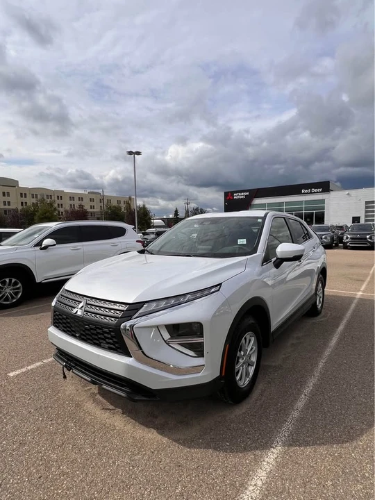 2024 Mitsubishi Eclipse Cross - Image 2 of 15