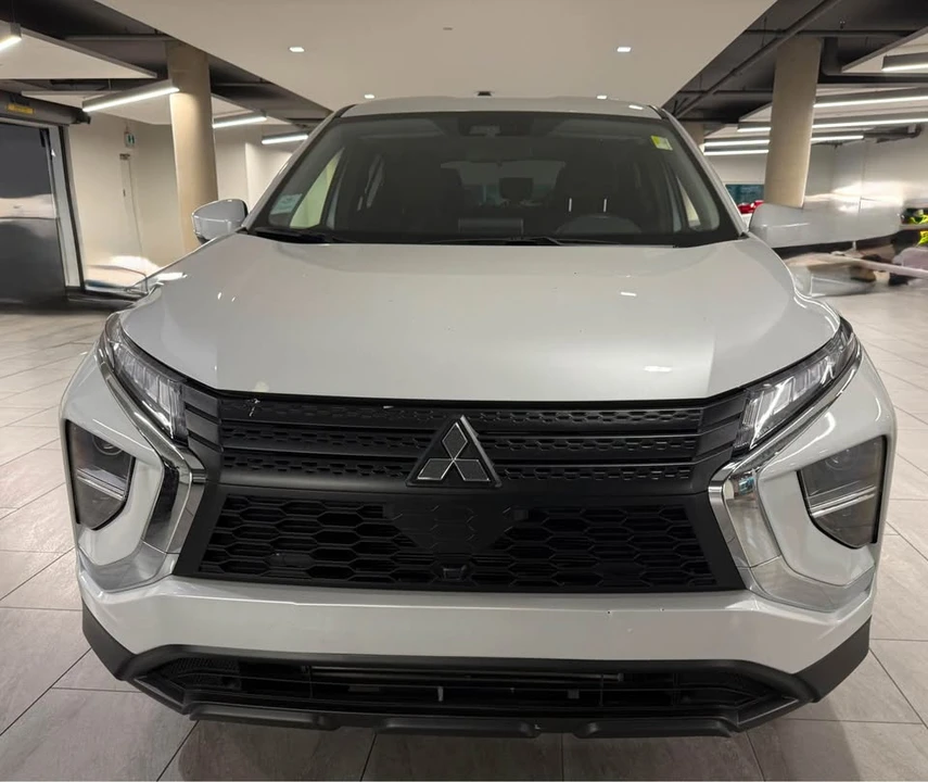 2024 Mitsubishi Eclipse Cross - Image 2 of 3