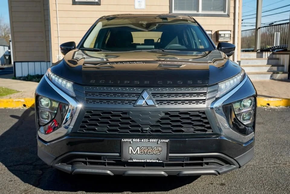 2024 Mitsubishi Eclipse Cross - Image 2 of 3