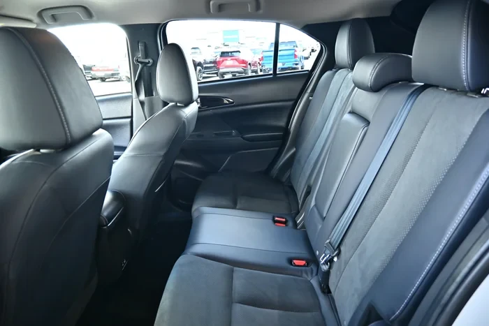 2024 Mitsubishi Eclipse Cross - Image 7 of 10