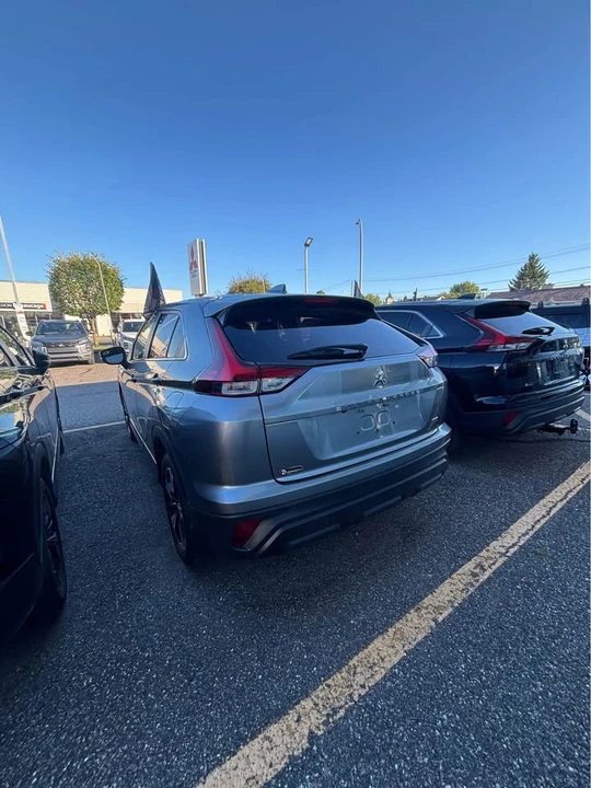 2024 Mitsubishi Eclipse Cross - Image 2 of 10