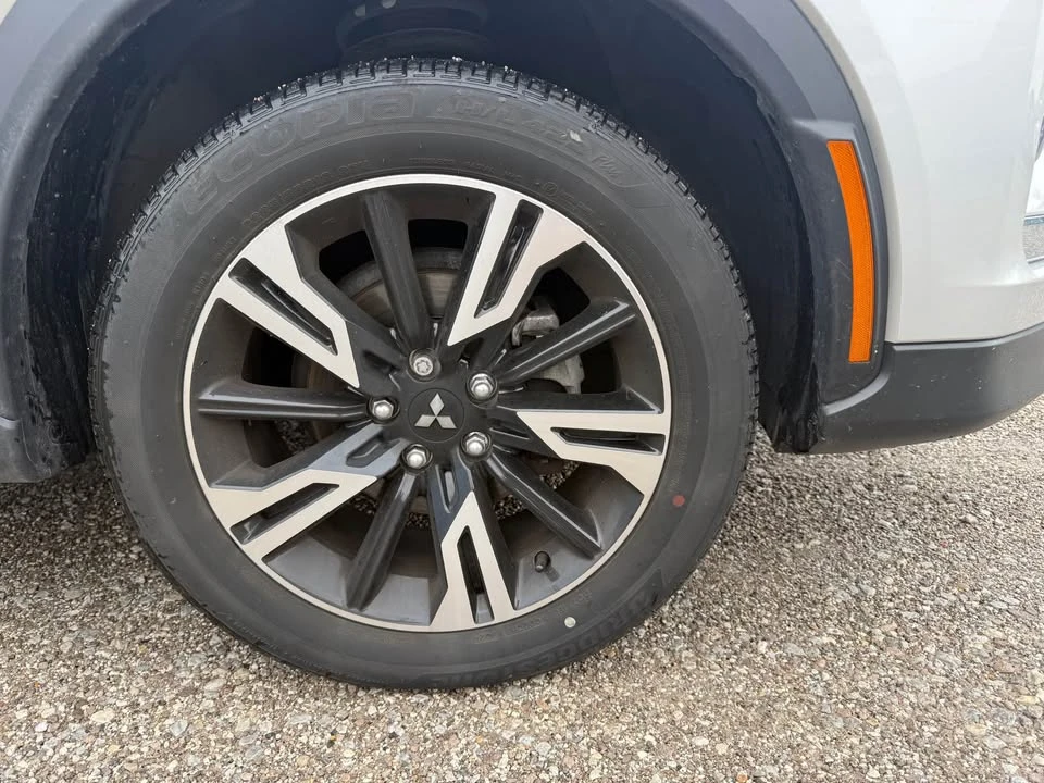 2024 Mitsubishi Eclipse Cross - Image 4 of 17