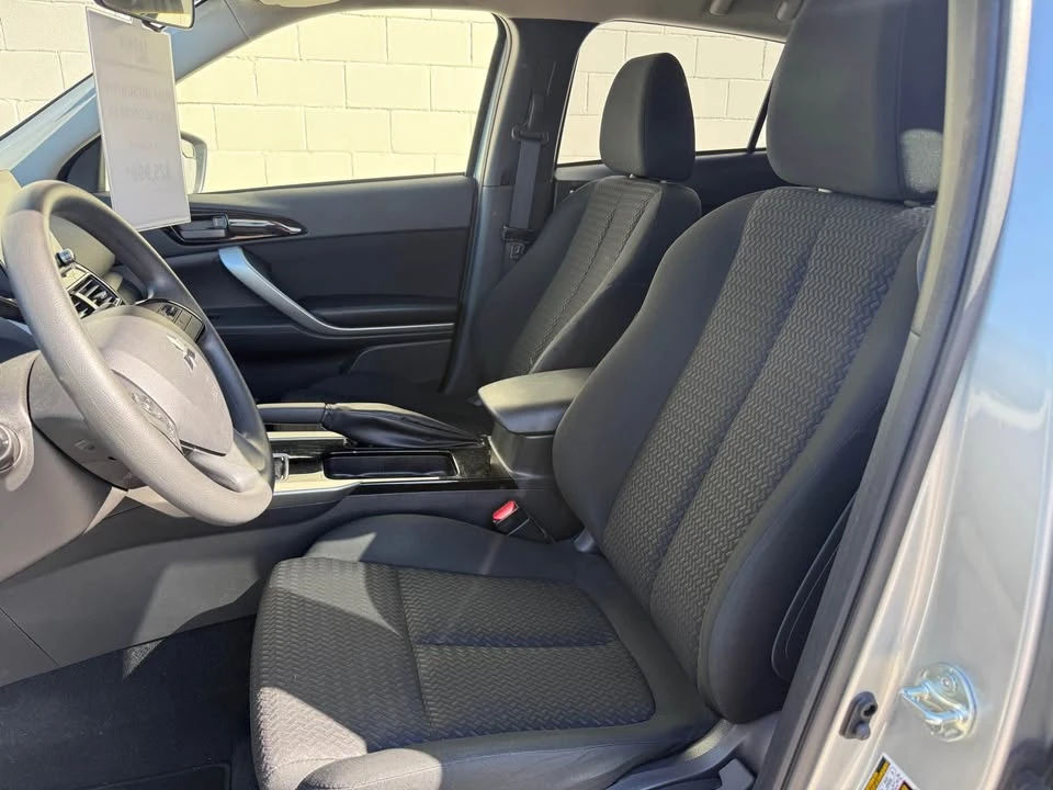 2024 Mitsubishi Eclipse Cross - Image 8 of 15
