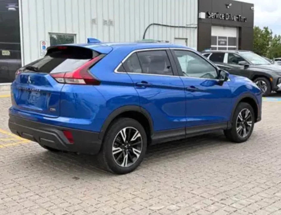 2024 Mitsubishi Eclipse Cross - Image 2 of 10