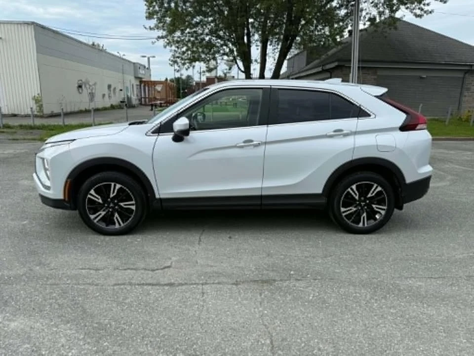 2024 Mitsubishi Eclipse Cross - Image 2 of 10