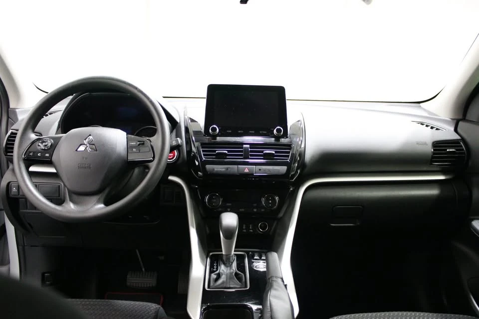 2024 Mitsubishi Eclipse Cross - Image 2 of 20