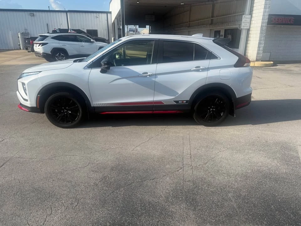 2024 Mitsubishi Eclipse Cross - Image 2 of 10