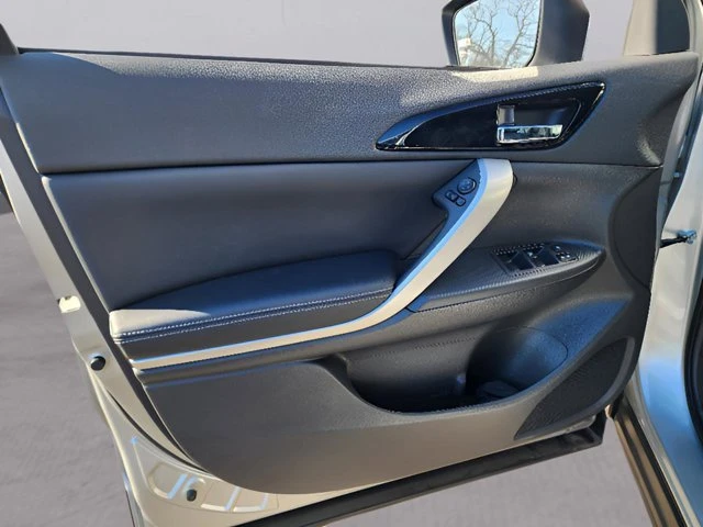 2024 Mitsubishi Eclipse Cross - Image 16 of 20