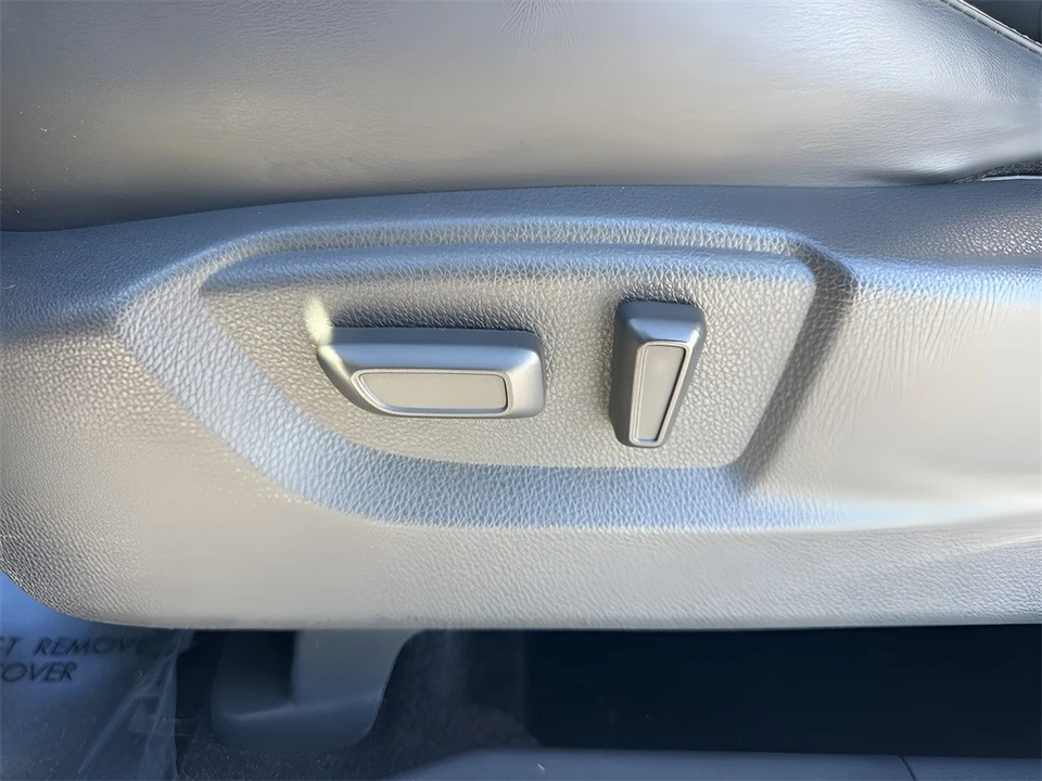 2024 Mitsubishi Eclipse Cross - Image 10 of 12