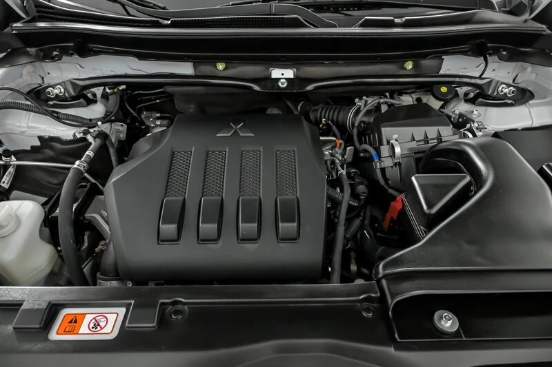 2024 Mitsubishi Eclipse Cross - Image 14 of 31