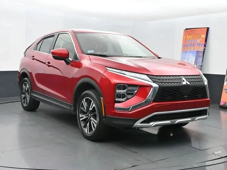 2024 Mitsubishi Eclipse Cross - Image 2 of 12