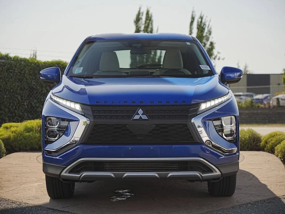 2024 Mitsubishi Eclipse Cross - Image 2 of 18