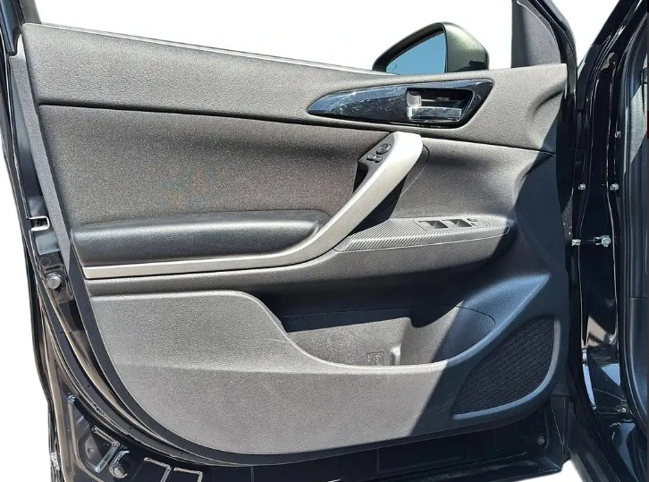 2024 Mitsubishi Eclipse Cross - Image 10 of 20