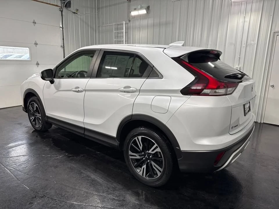 2024 Mitsubishi Eclipse Cross - Image 2 of 20