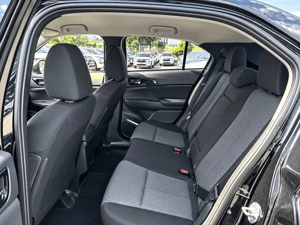 2024 Mitsubishi Eclipse Cross - Image 9 of 10