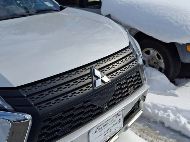 2024 Mitsubishi Eclipse Cross - Image 4 of 4