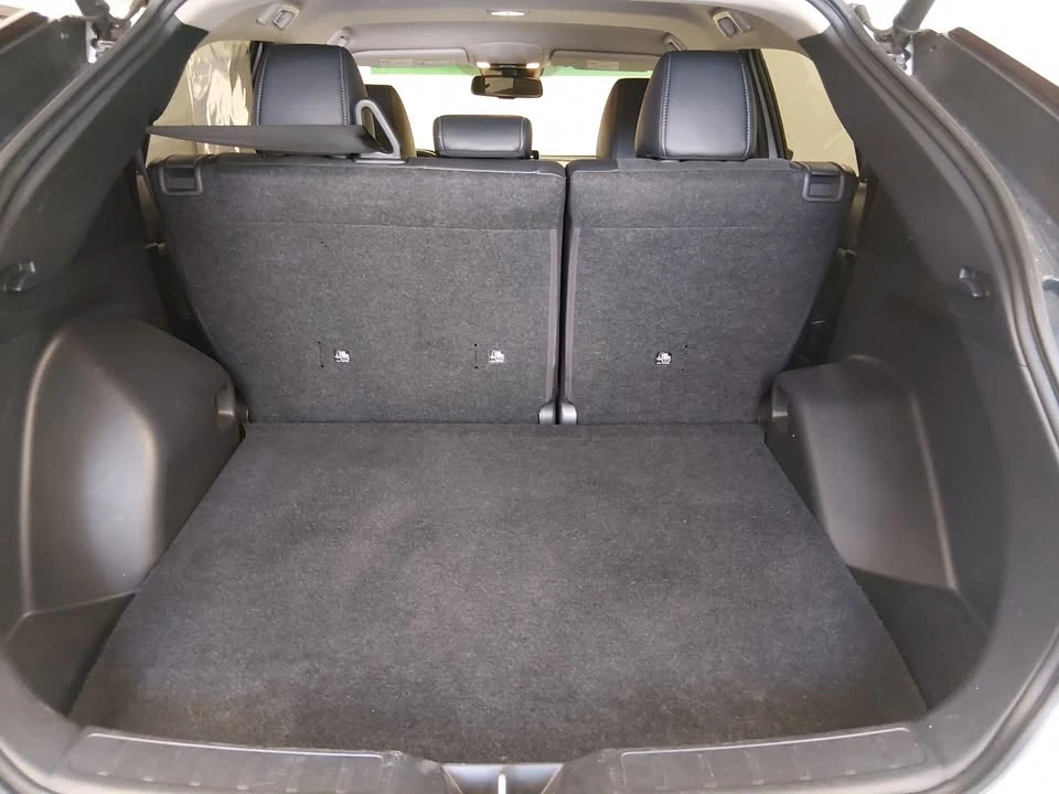 2024 Mitsubishi Eclipse Cross - Image 8 of 12
