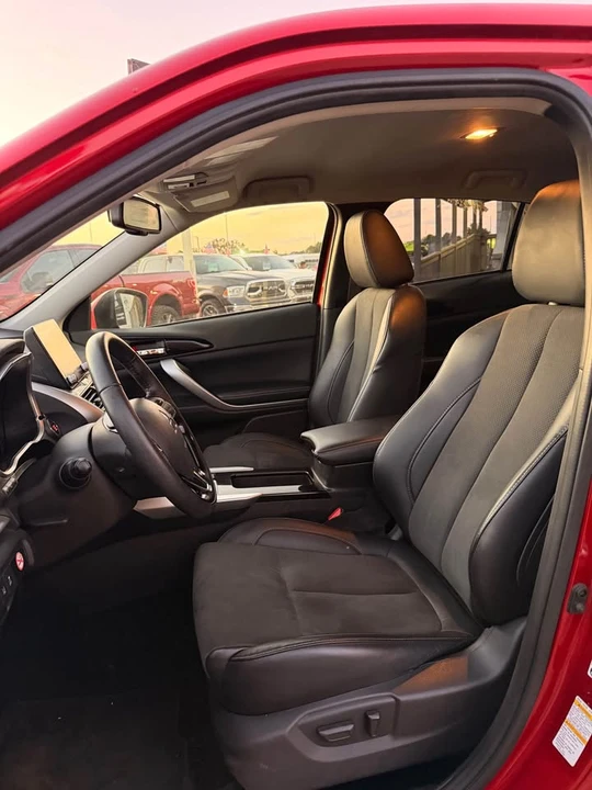 2024 Mitsubishi Eclipse Cross - Image 8 of 11