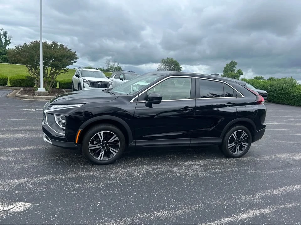 2024 Mitsubishi Eclipse Cross - Image 2 of 10