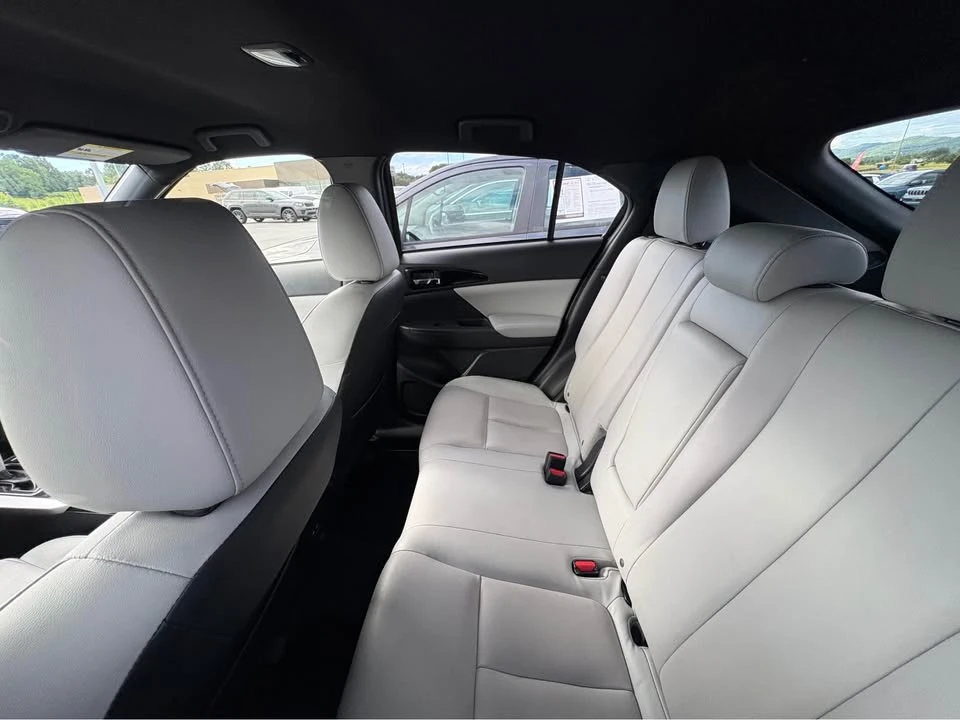 2024 Mitsubishi Eclipse Cross - Image 5 of 8