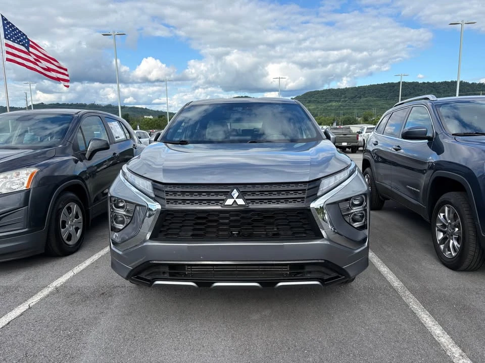 2024 Mitsubishi Eclipse Cross - Image 2 of 8