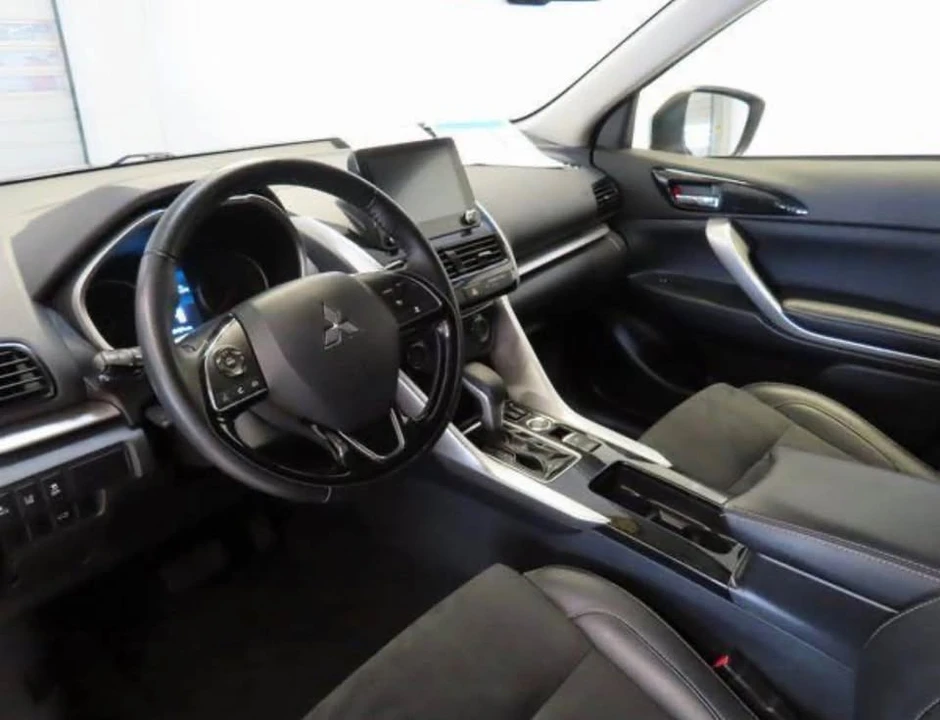 2024 Mitsubishi Eclipse Cross - Image 2 of 5